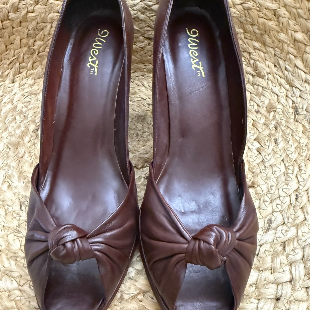 Vintage Deadstock Nine West Brown Peep Toe Heels